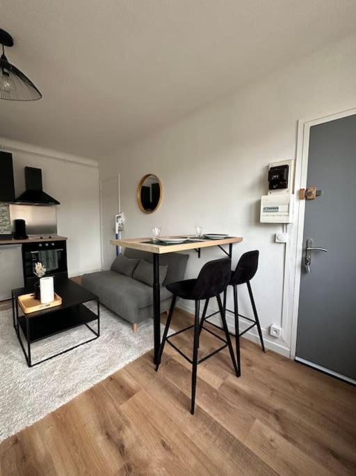 Appartement Proche Paris Et Metro - Parking Prive Maisons-Alfort Luaran gambar